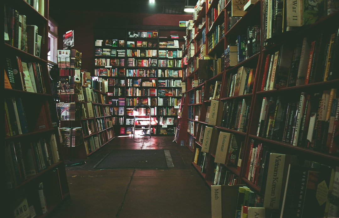 a-book-store-filled-with-lots-of-books-bum1ajknjqk